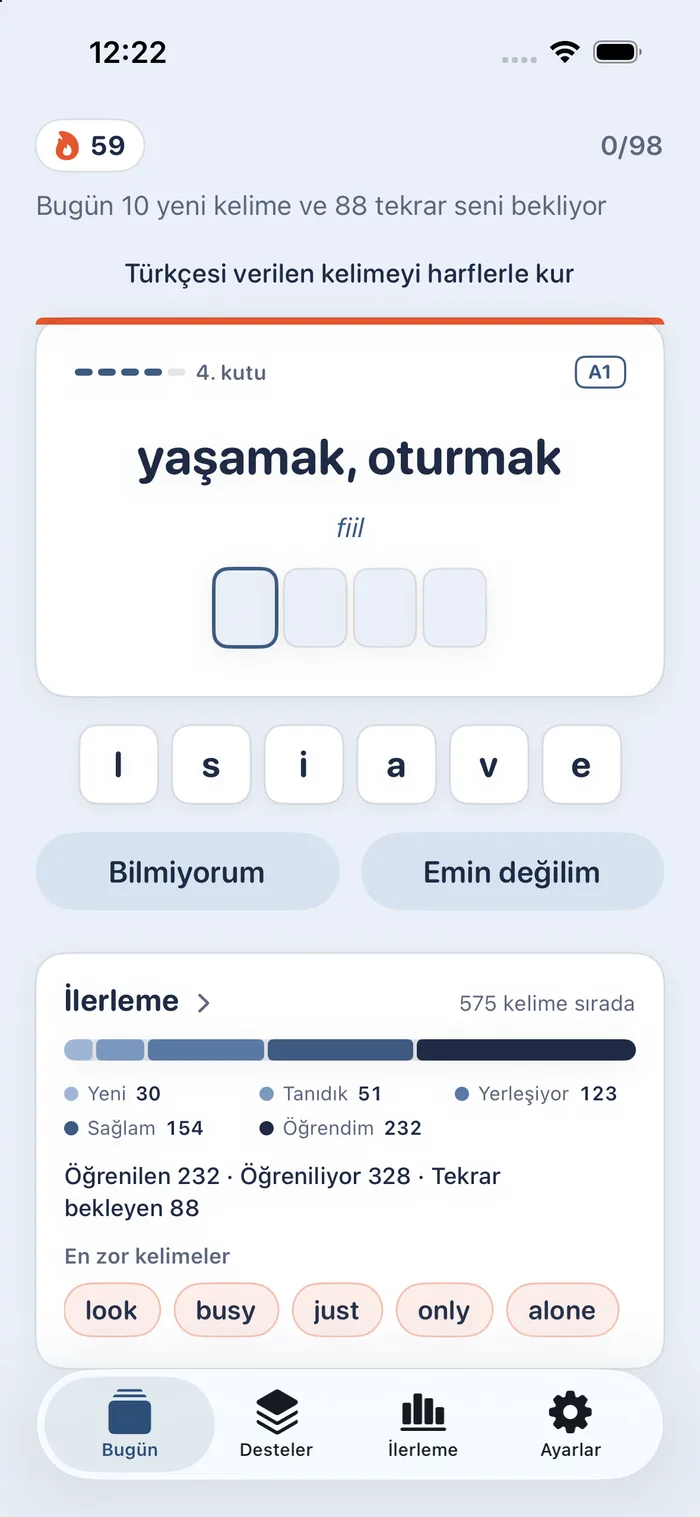 Harf dizme sorusu: “Türkçesi verilen kelimeyi harflerle kur”; kartta hareketsiz, durgun (sıfat) ve beş boş kutu; altında s, f, t, e, i, l, p, l harfleri ile Bilmiyorum ve Emin değilim düğmeleri.